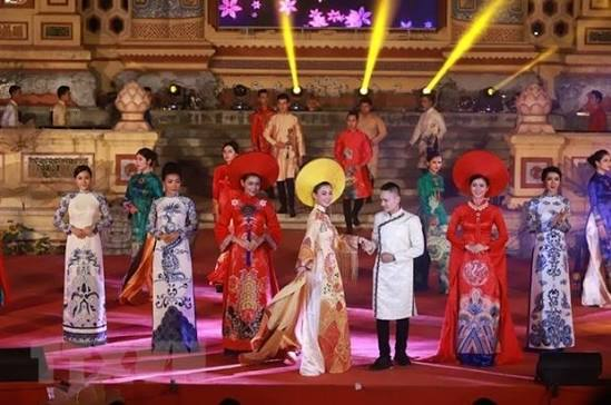 Scoprire la bellezza dell Ao Dai - costume tradizionale vietnamita