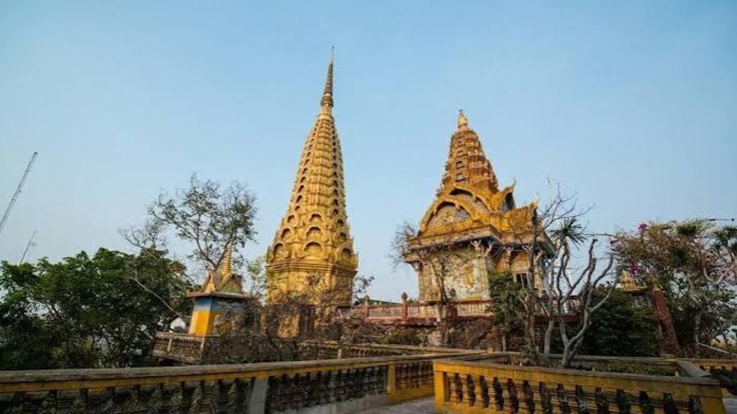 Una visita ai siti antichi a Battambang