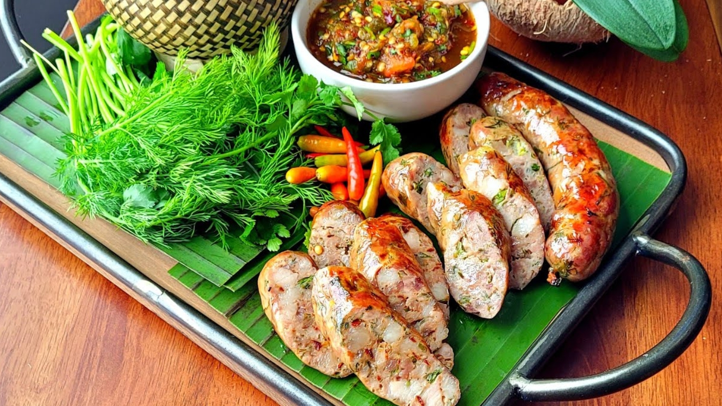 Cosa mangiare a Vientiane? Prova la Sai Oua in Laos