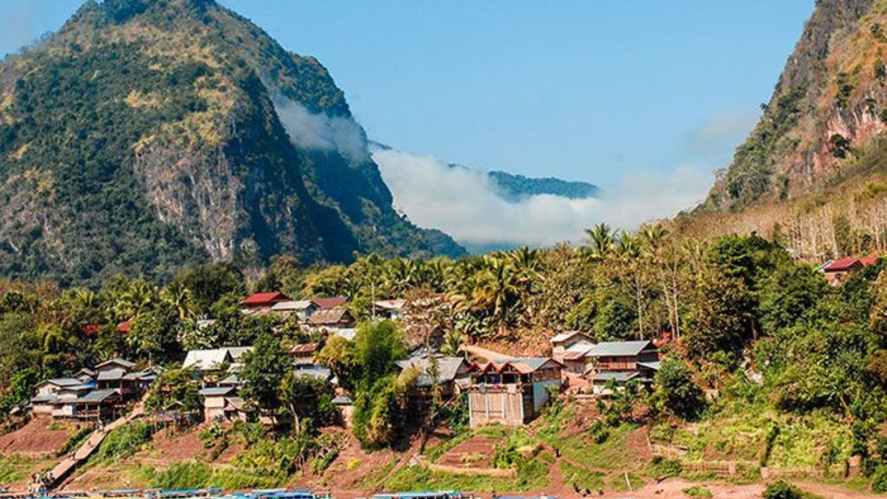 Visita i villaggi etnici di Nong Khiaw in Laos a settembre