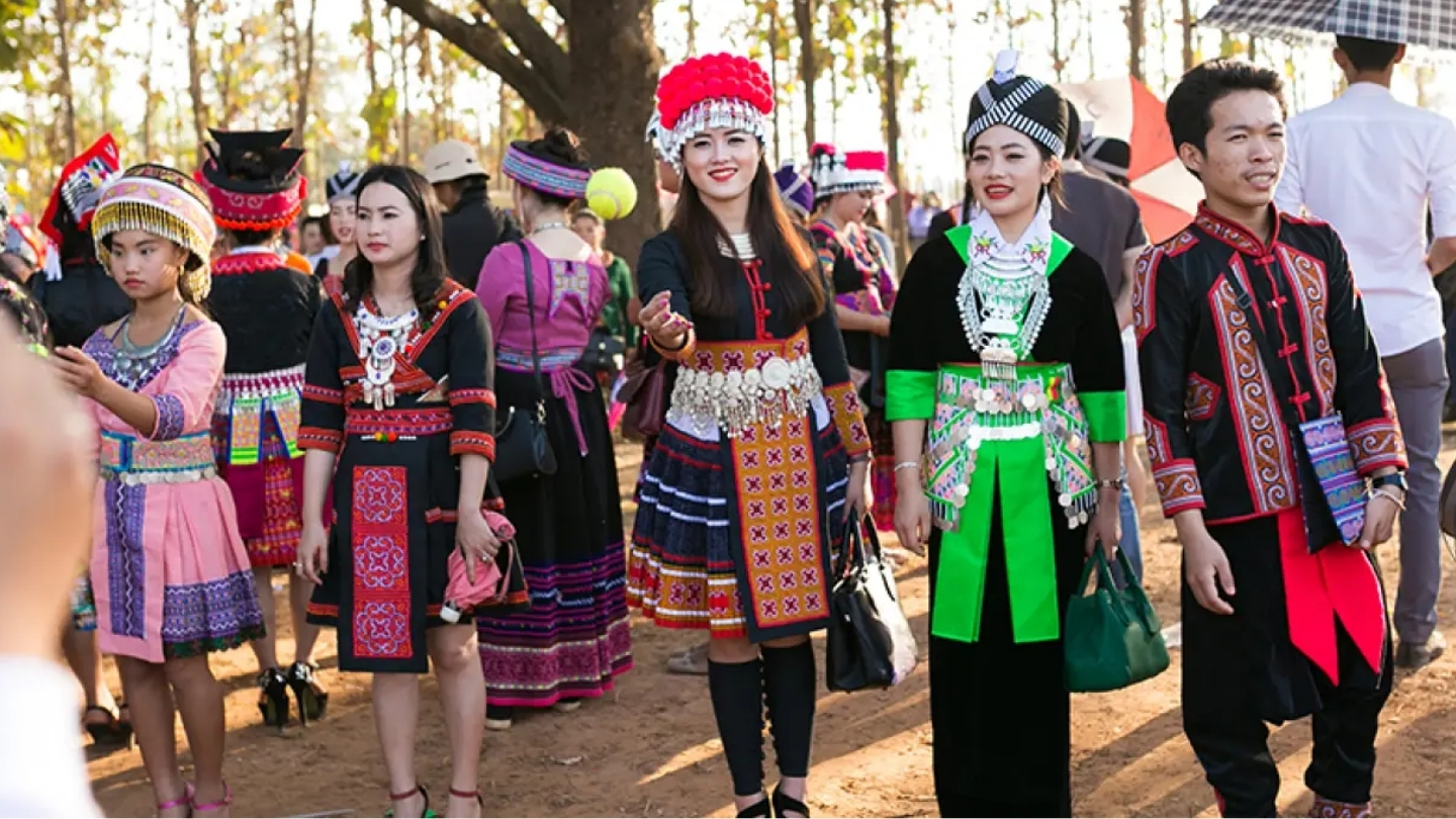 Noj Peb Caug - Capodanno Hmong