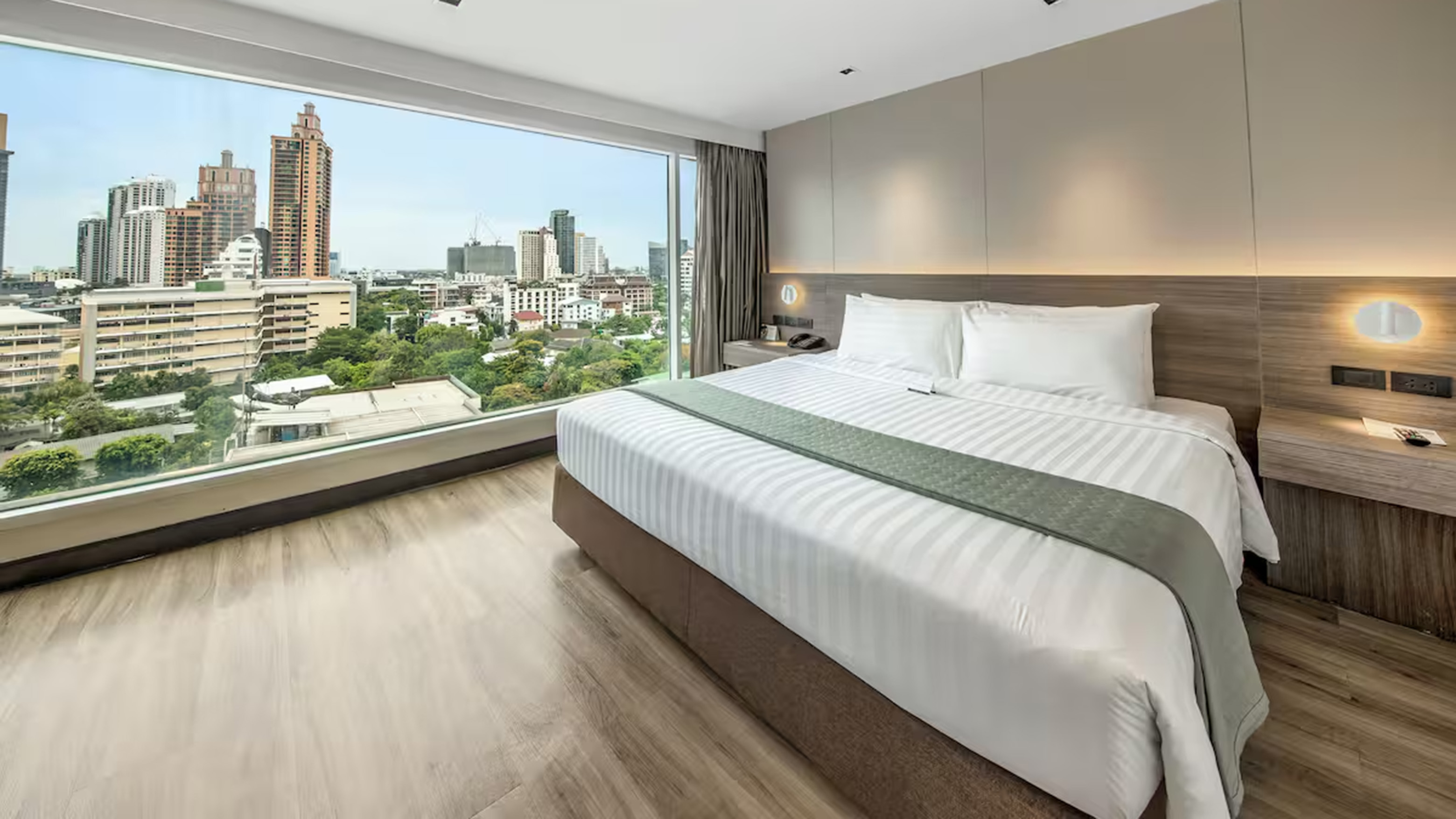 Golden Tulip Mandison Suites Bangkok