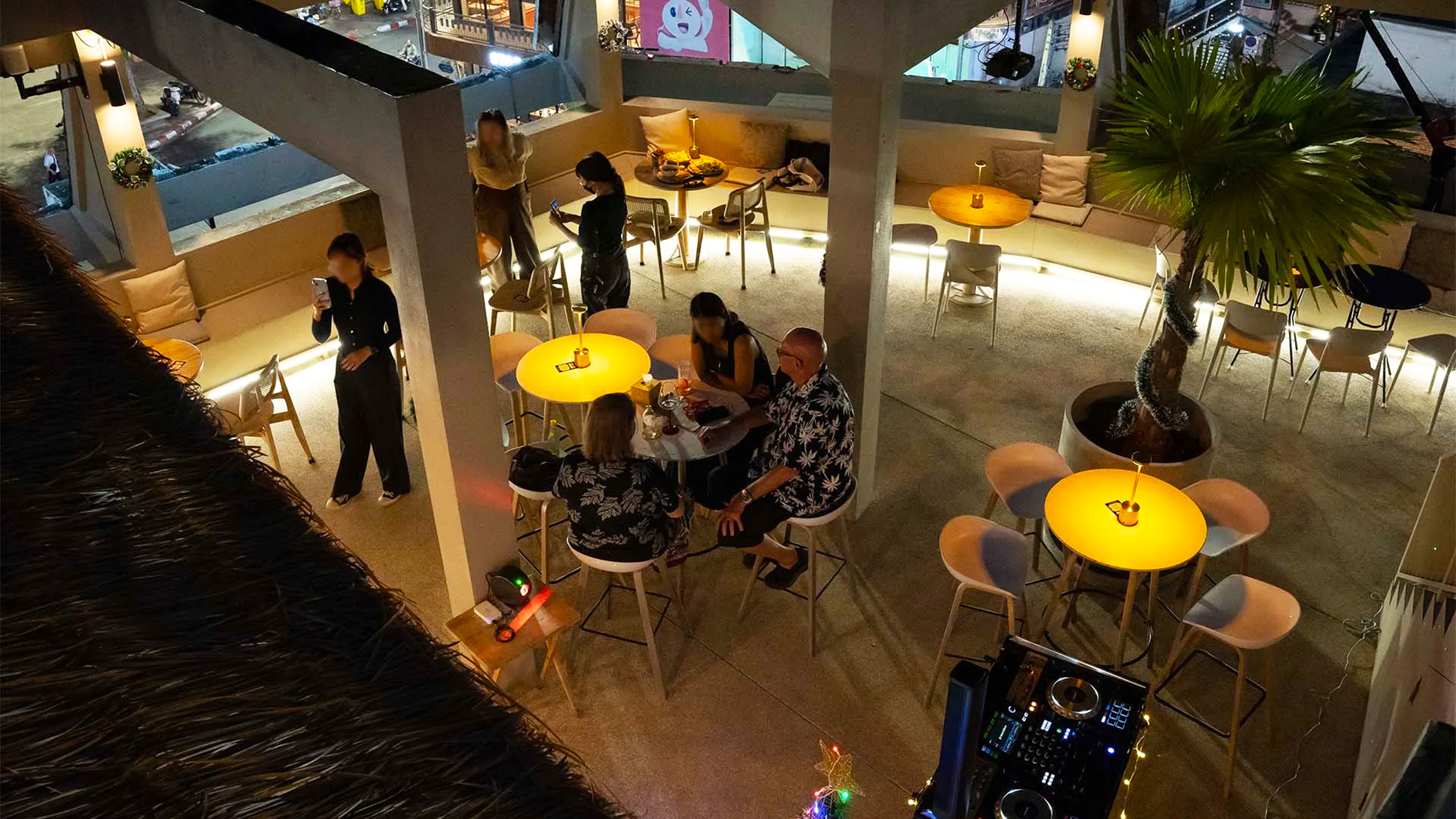 Copacabana Rooftop Restaurant - Cena panoramica con vista mozzafiato sul centro città