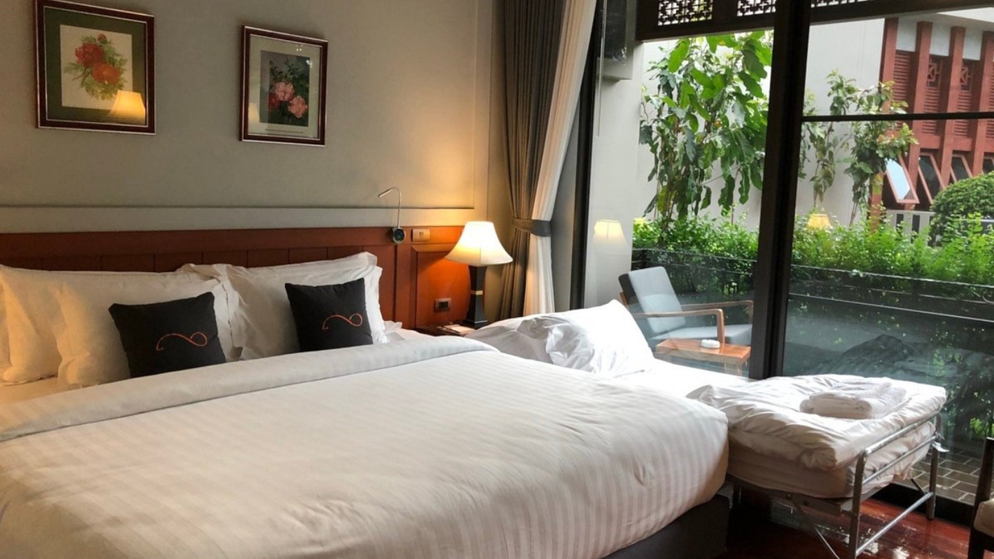 Gli interni della camera da letto dell’hotel