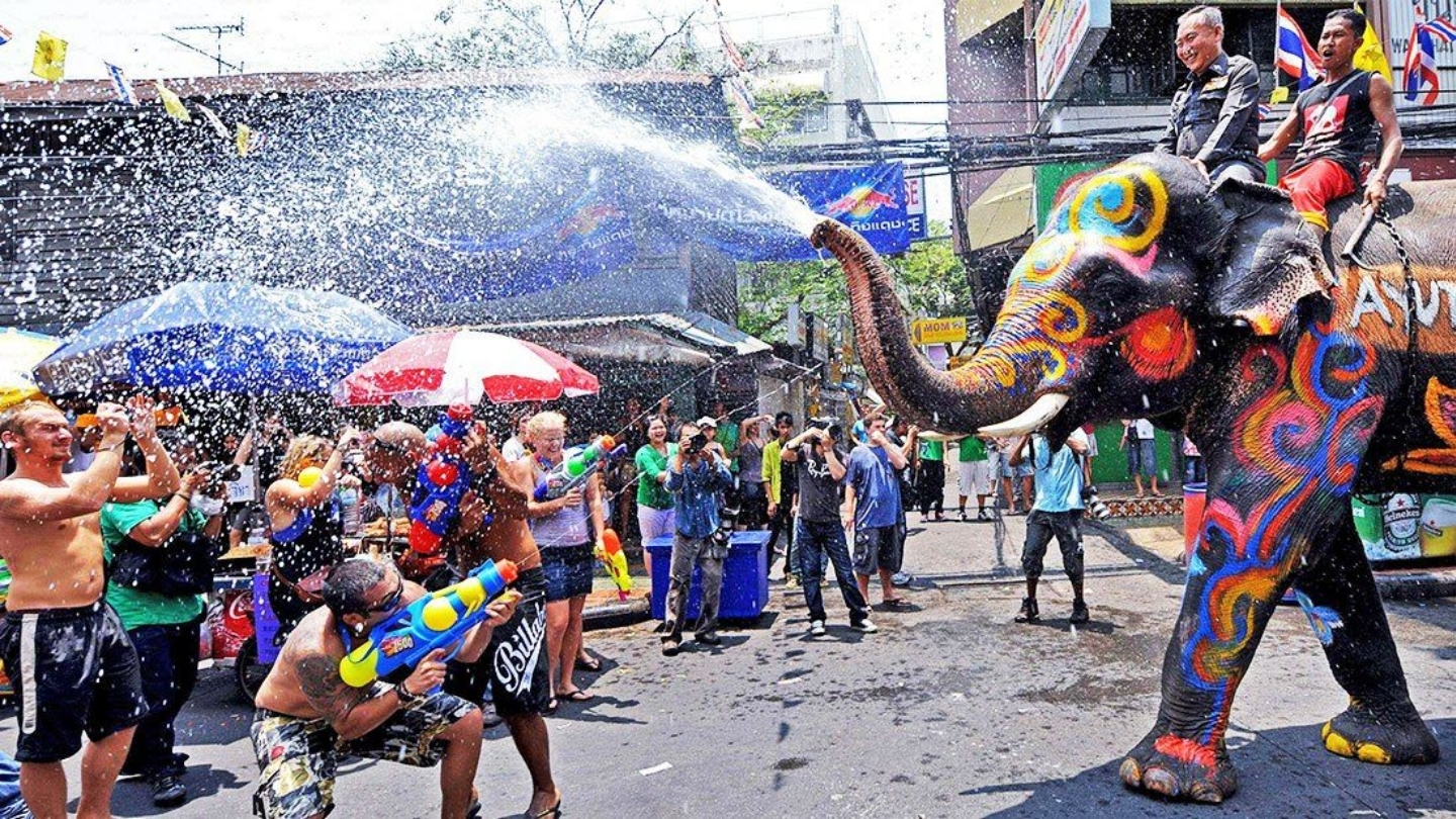 La festa di Songkran tradizionale di Thai Lan nell’aprile