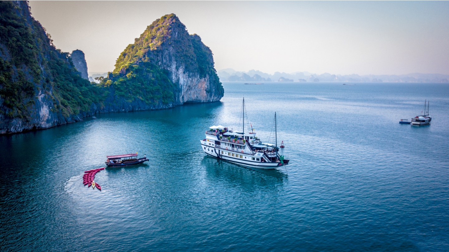 Baia di Halong - Una maestosa meraviglia del mare