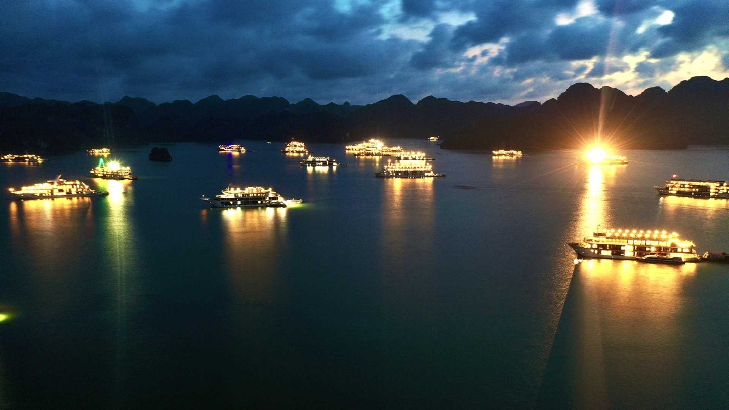 Dormire nella Baia di Ha Long