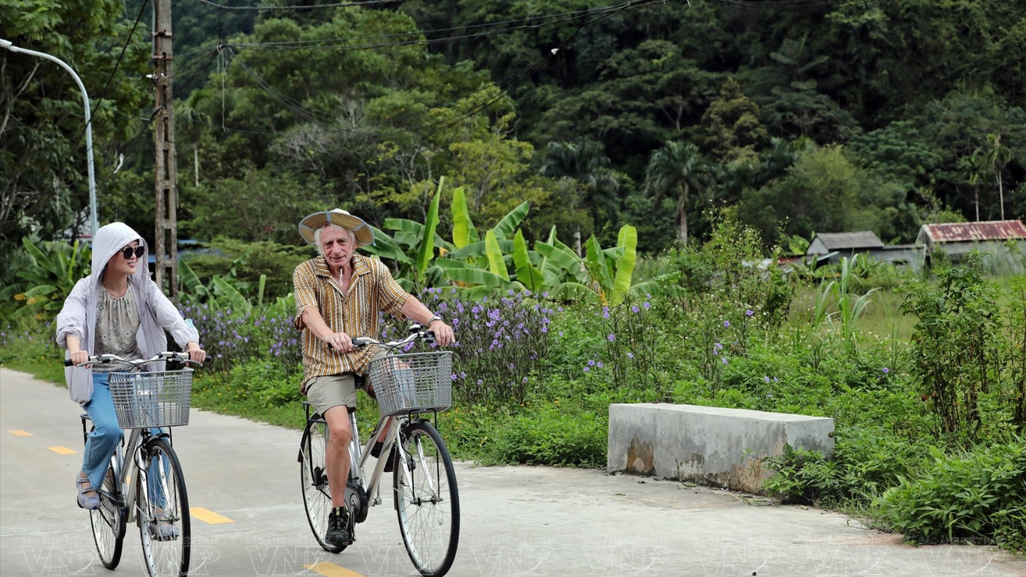 Tour in bicicletta attraverso il villaggio di Viet Hai