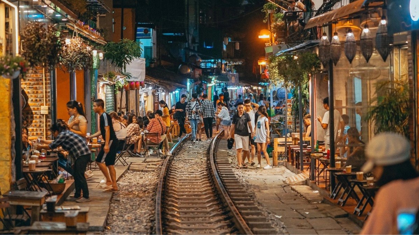 Scopri le destinazioni più esclusive di Hanoi di notte.