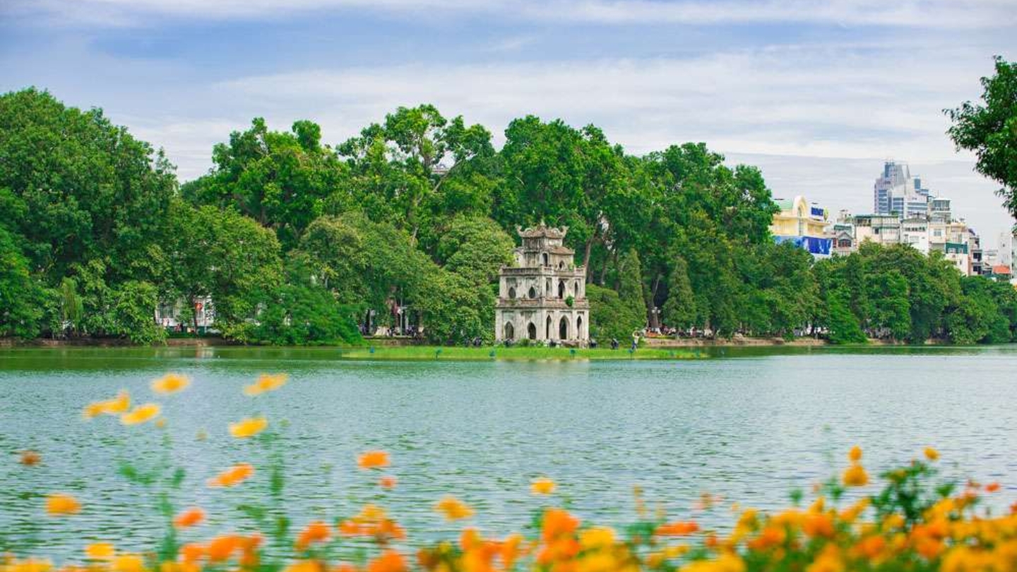 Camminando verso il Lago di Hoan Kiem