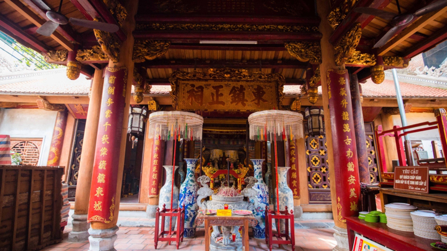 La Sala Anteriore di tempio di Bach Ma Hanoi