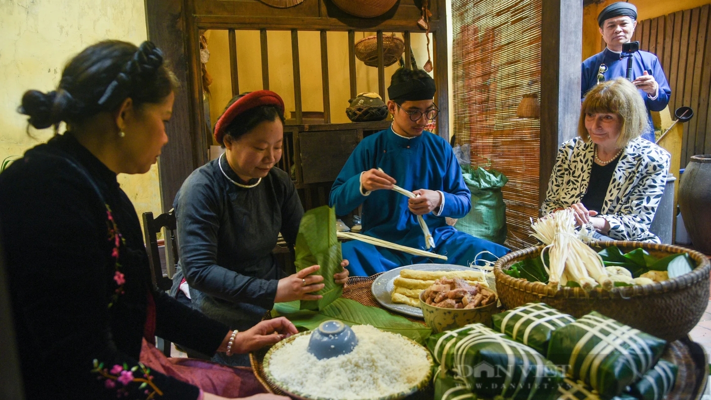 Esperienza di preparazione del banh chung ad Hanoi
