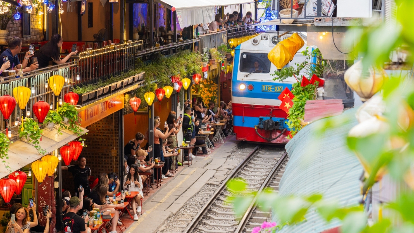 Caffè sulla ferrovia - una tappa imperdibile per i turisti internazionali 