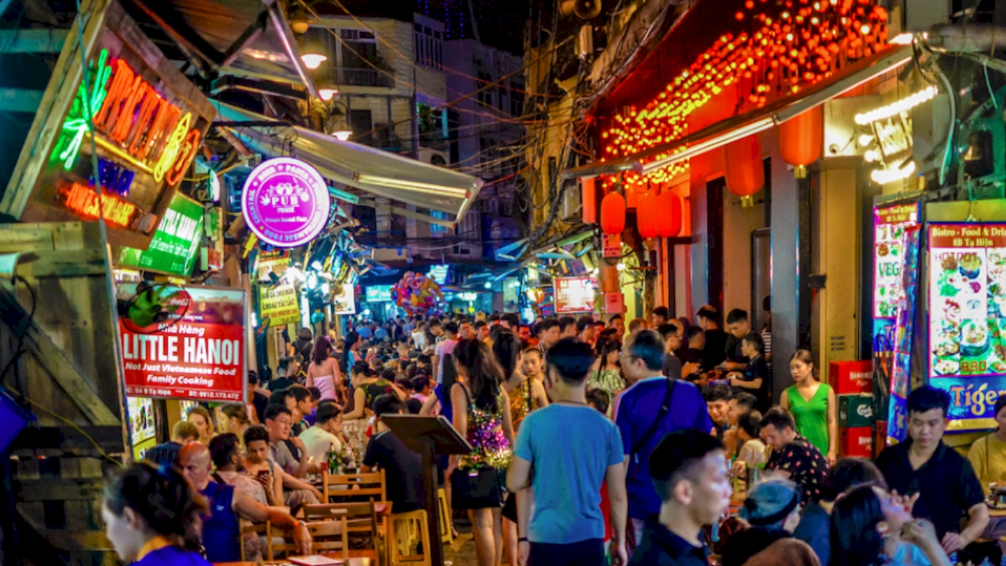 Via Ta Hien - le migliori cose da fare a Hanoi di notte