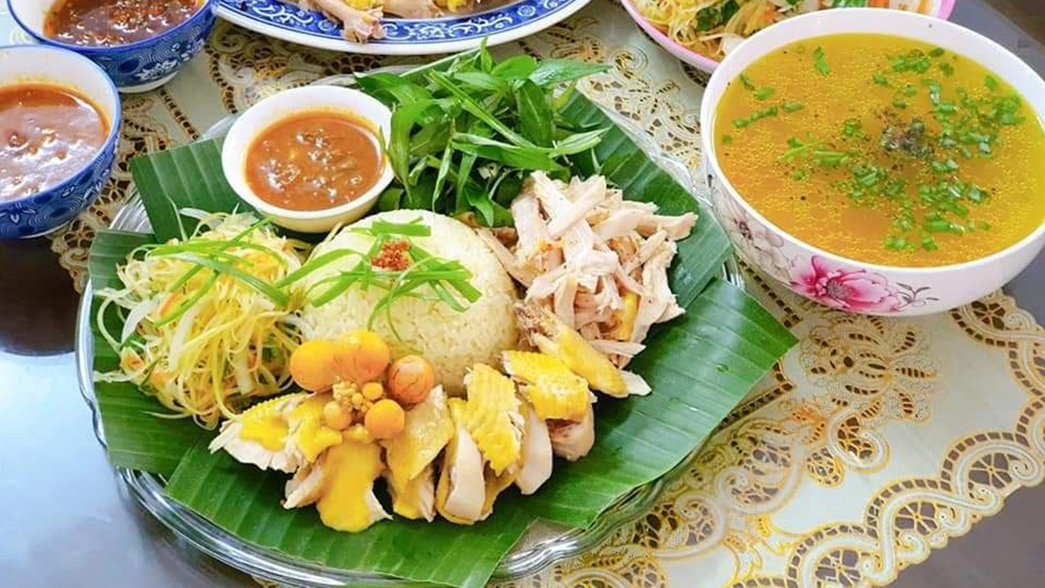 Cơm gà Hội An (Riso al pollo)