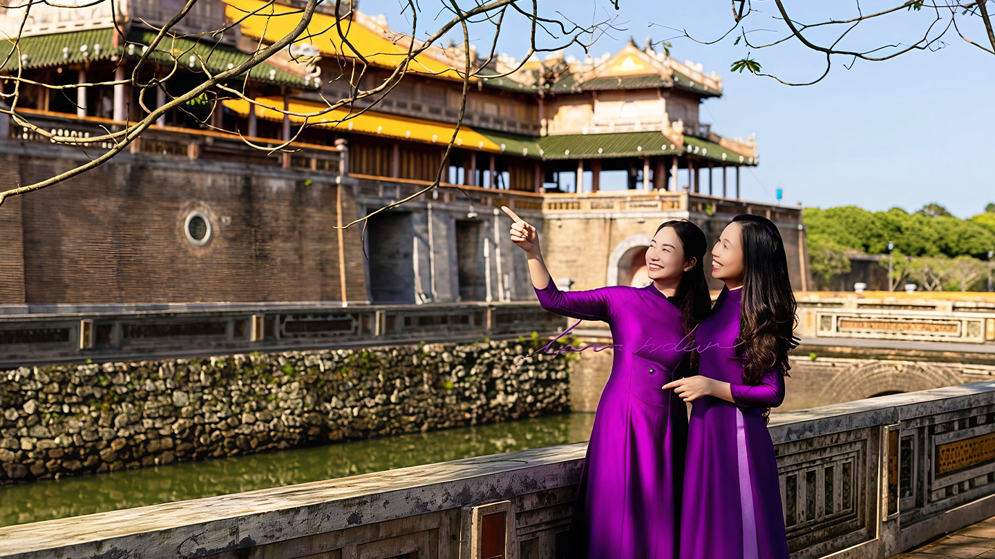 Esplorare la Cittadella Imperiale di Hue per conoscere meglio la storia del Vietnam.