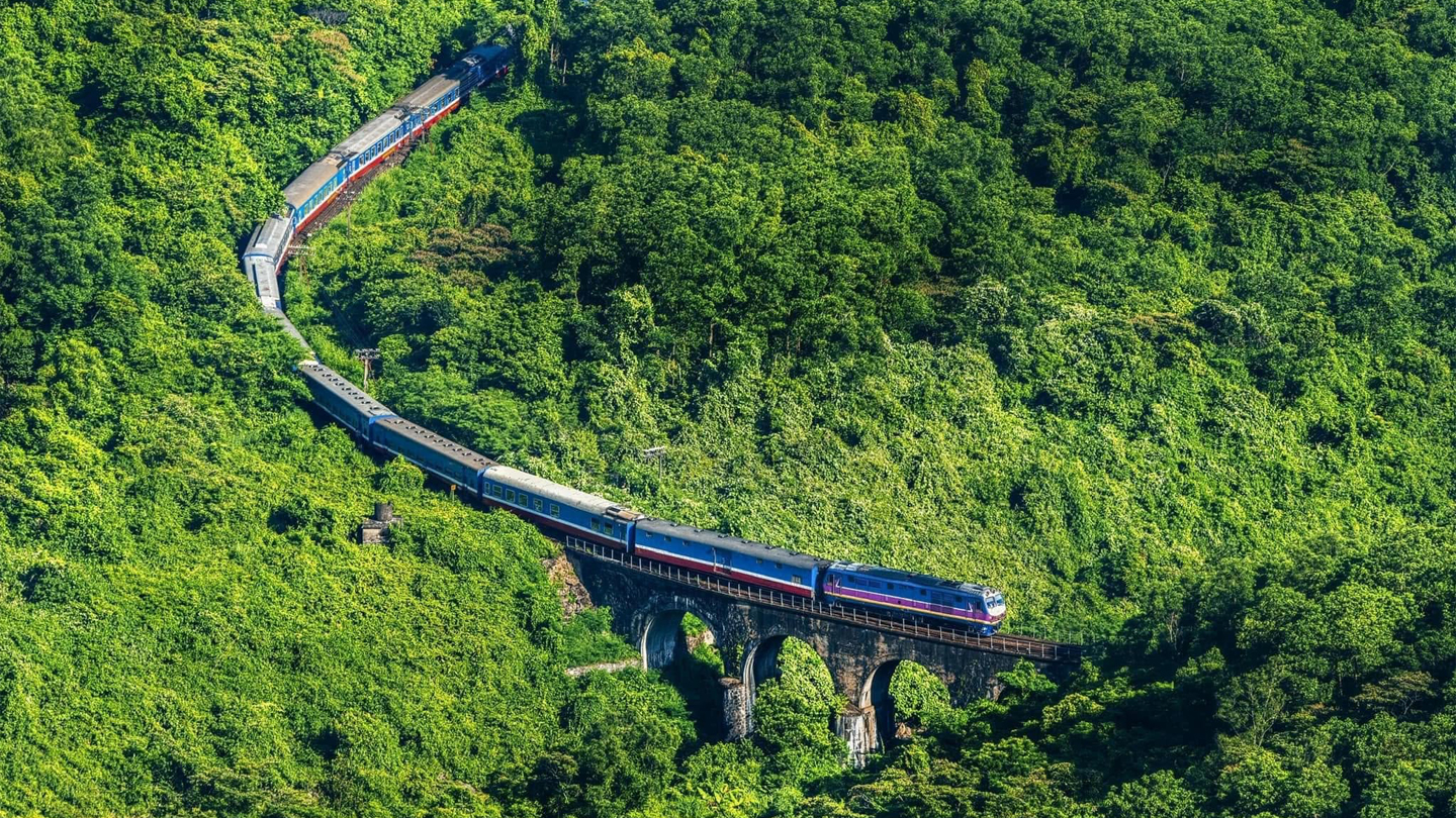 Il treno sul passo di Hai Van