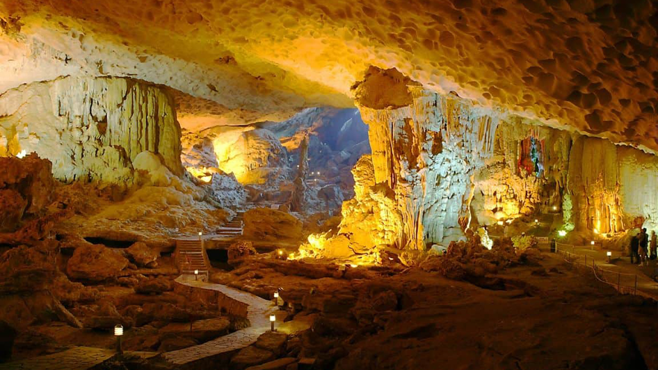 La grotta di Thien Canh Son di magnifica bellezza