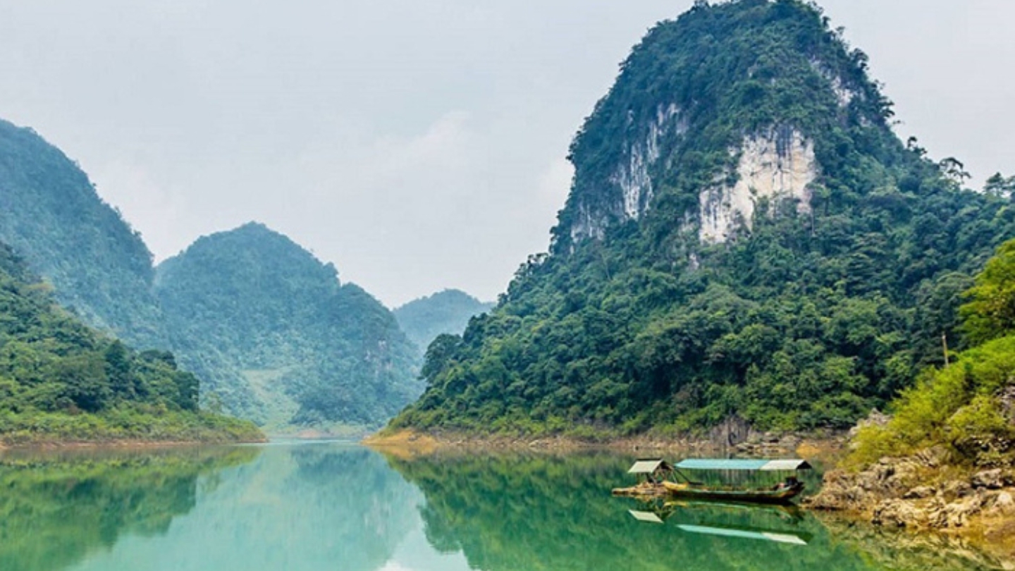 Il lago Thang Hen è una delle attrazioni imperdibili di Cao Bang