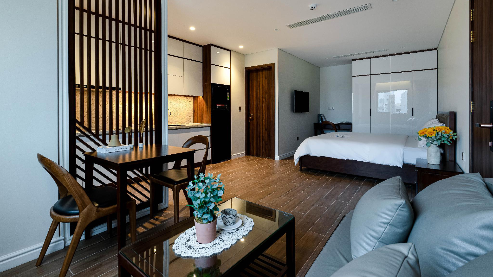 MK Riverside Apartment by Haviland