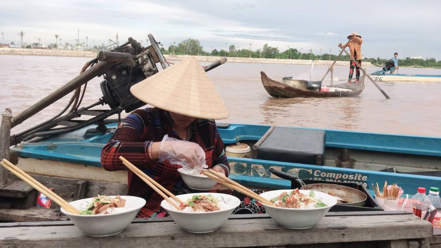 Mercato galleggiante di Long Xuyen