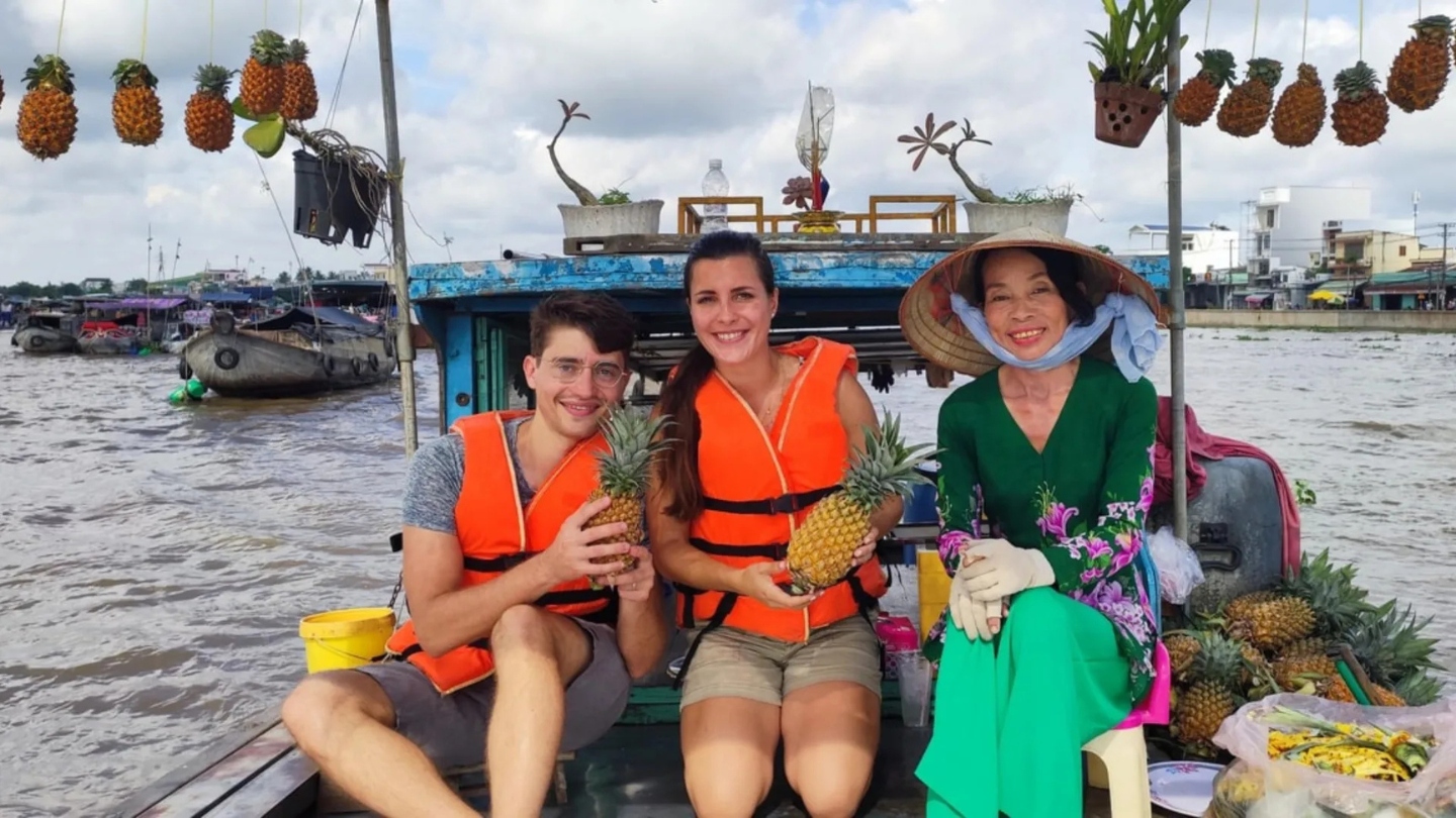 Mercato galleggiante di Phong Dien