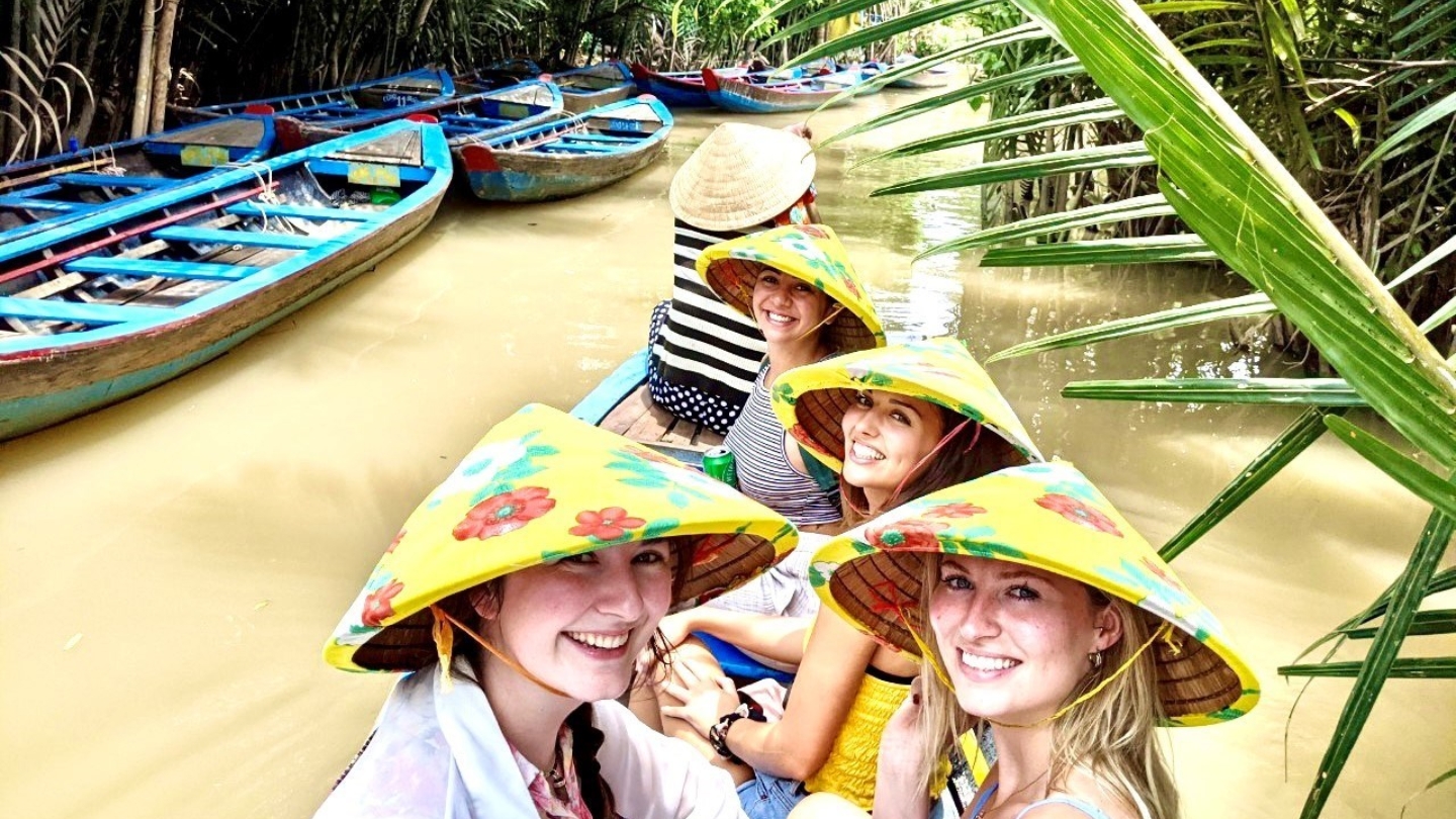  Provare un giro in barca sampan nel Delta del Mekong