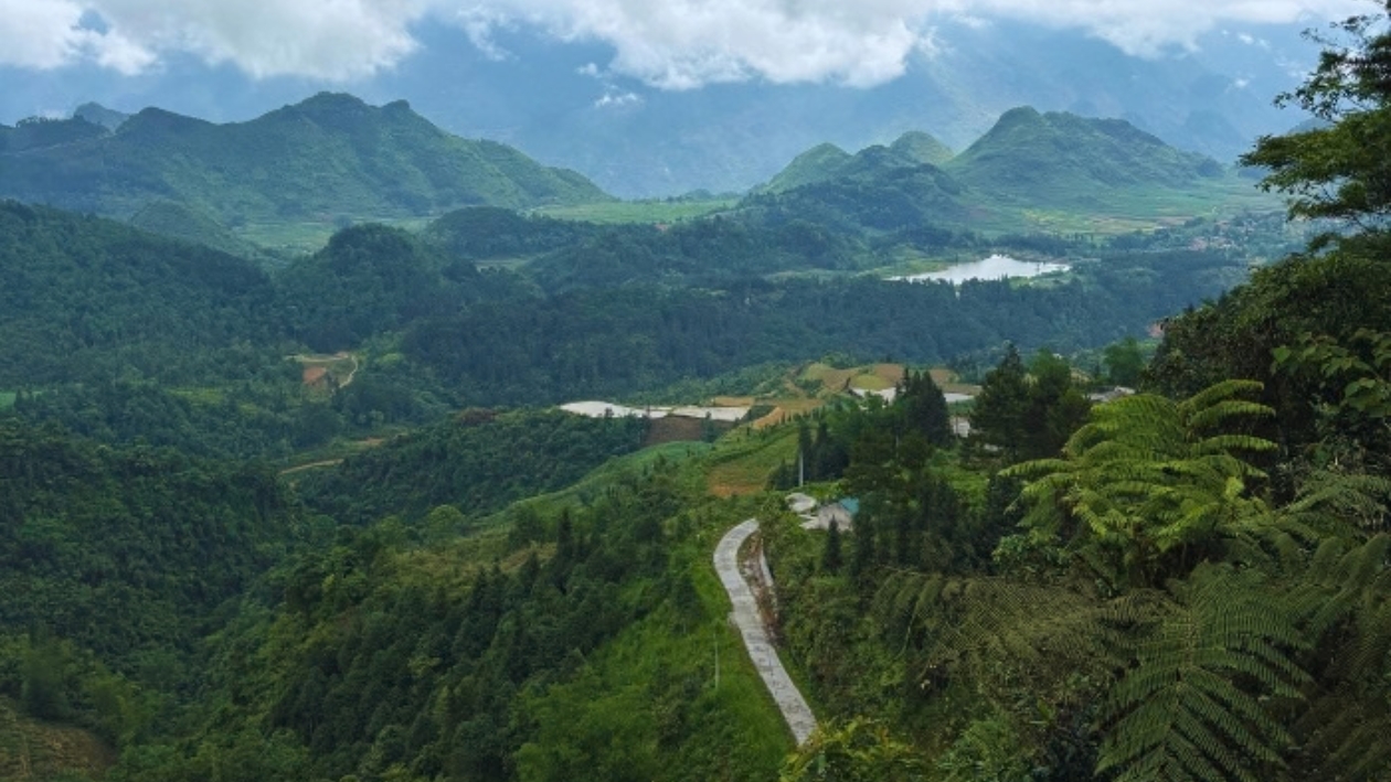 Vista dalla porta del paradiso di Quan Ba
