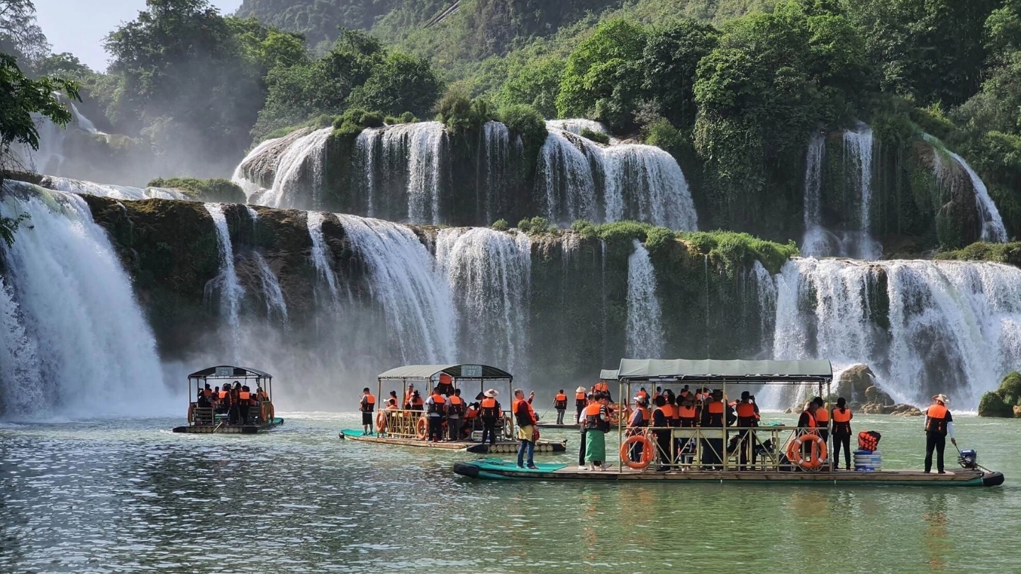Escursione alle cascate di Ban Gioc durante un viaggio di 4 giorni