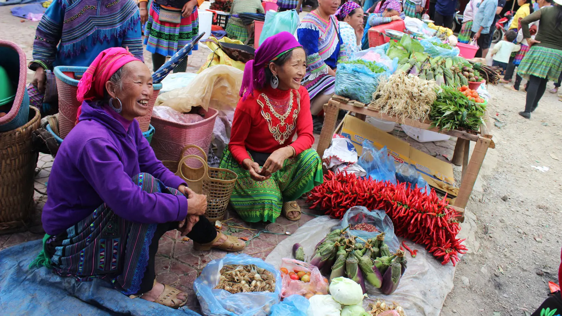 Mercato etnico di Lung Phinh