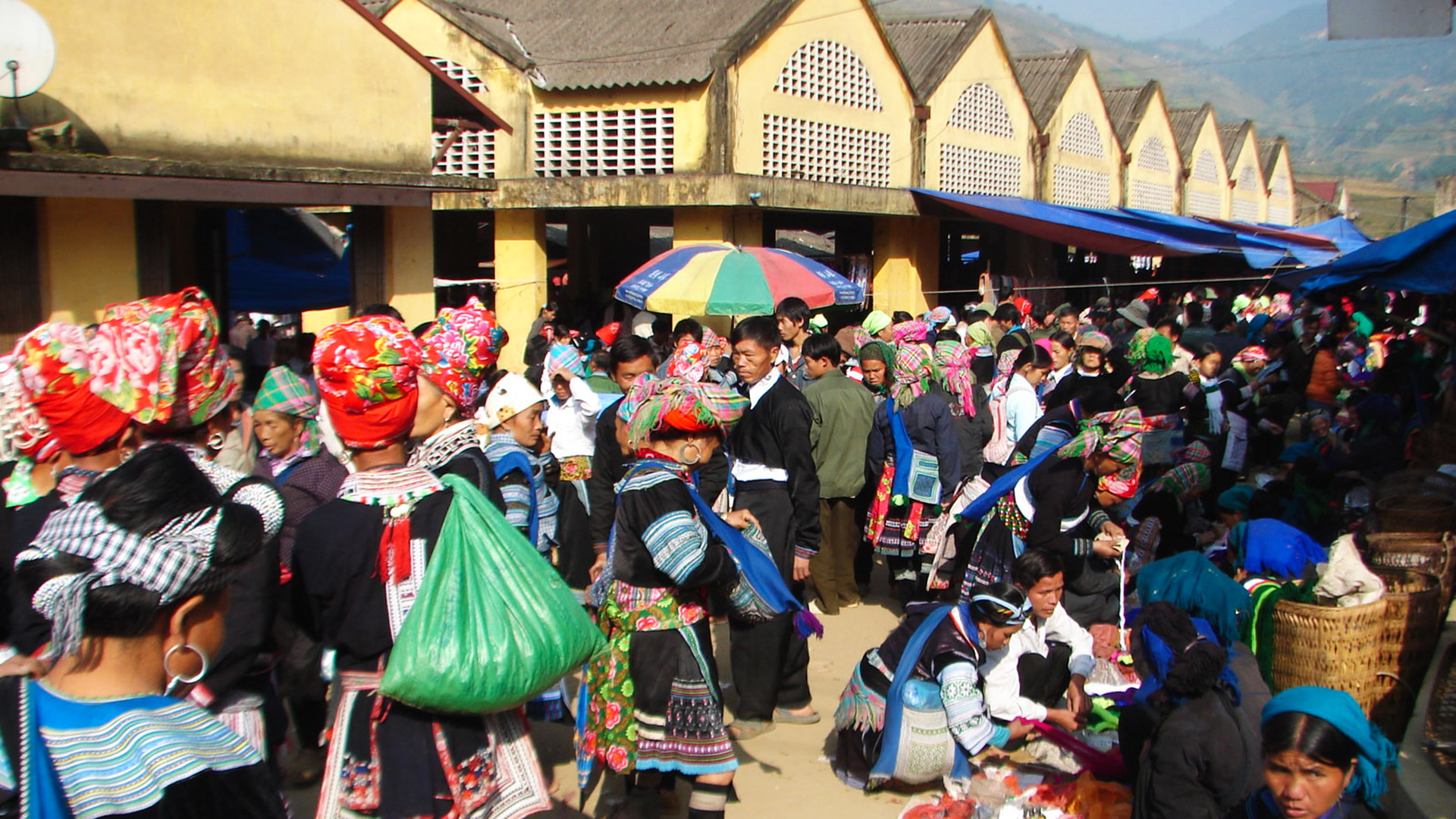 Mercato etnico di Muong Hum