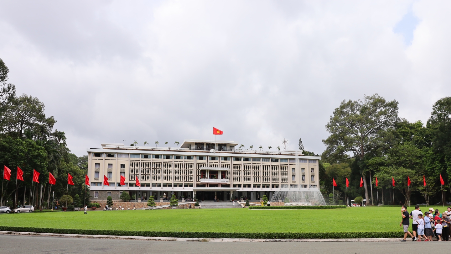 Palazzo dell’Indipendenza simbolo storico nel cuore di Saigon.