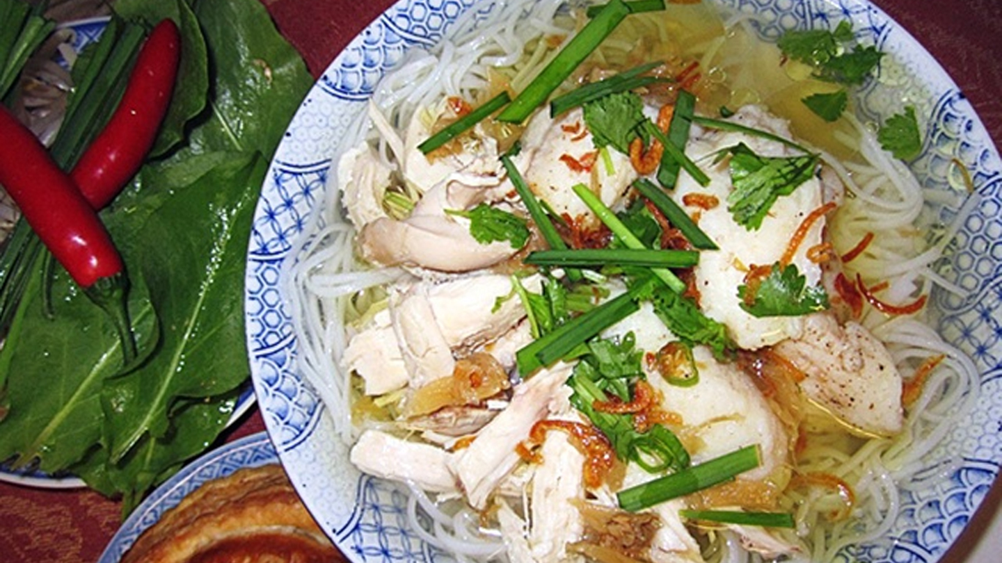 Hủ tiếu mì gà cá, la specialità più famosa di Hủ Tiếu Hà Ký
