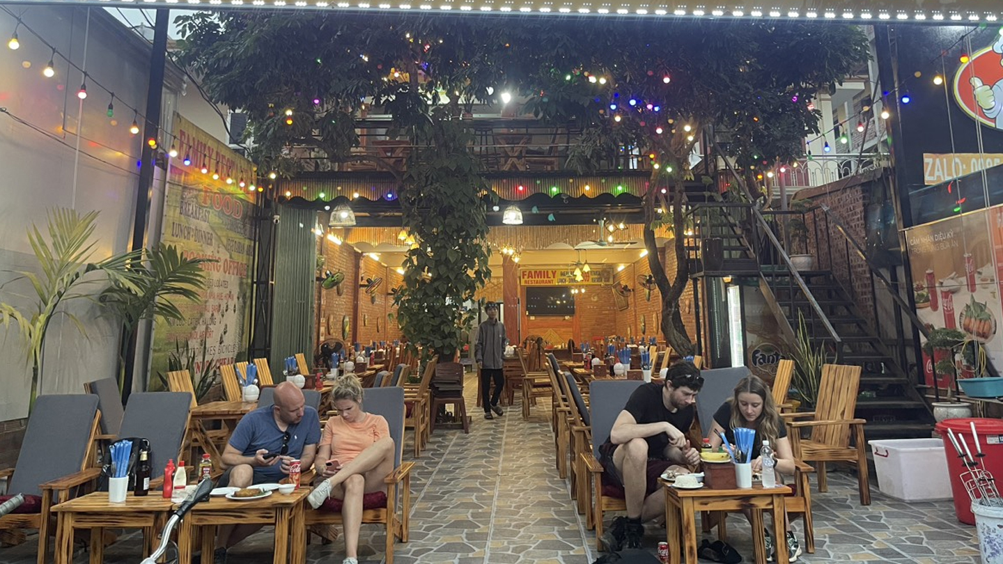 Family restaurant Ninh Bình