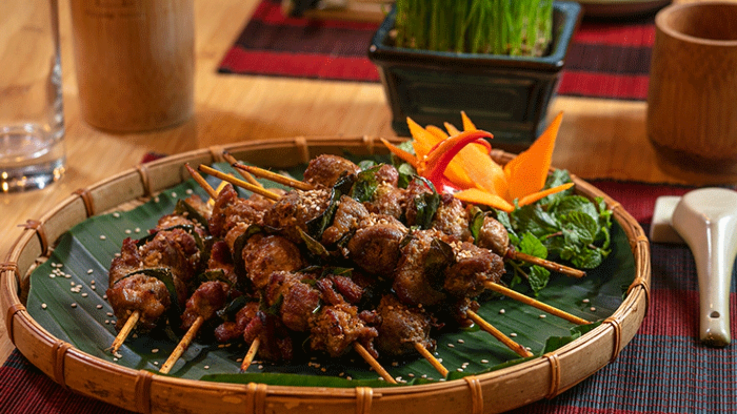 Maiale di montagna - mangiare carne a Pu Luong 