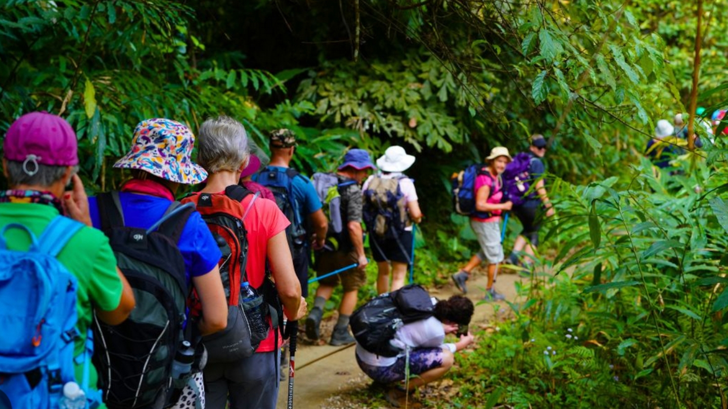 Trekking a Ba Be