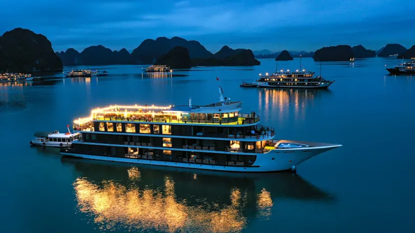 Esperienza in crociera ad Halong