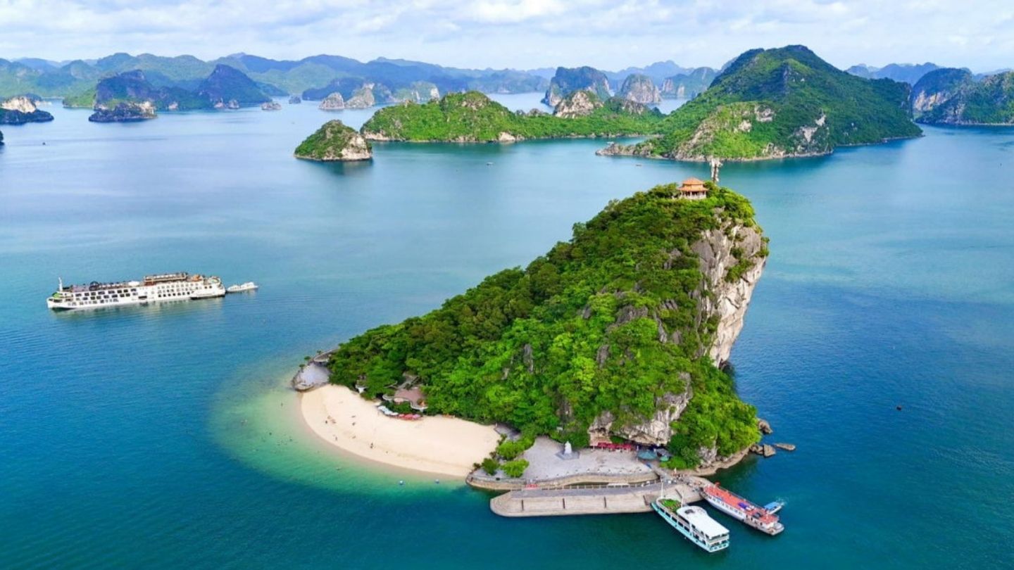 Fai un viaggio nella baia di Ha Long a gennaio
