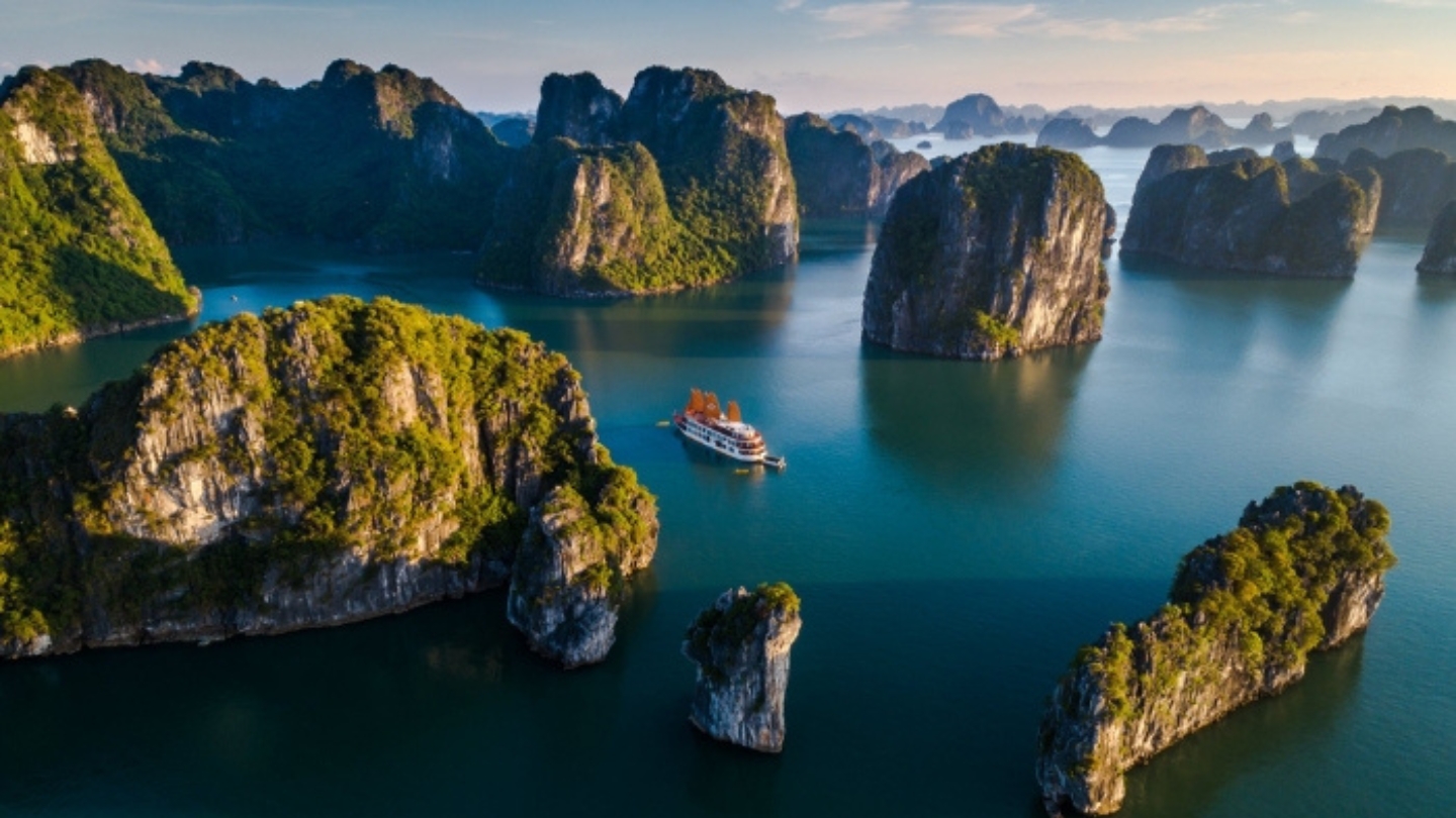 Tour di lusso in Vietnam e Laos Baia di Ha Long