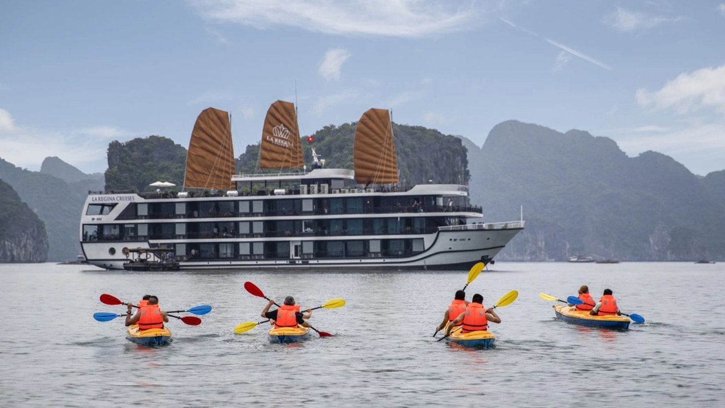 Scoprite il fascino unico della baia di Ha Long a bordo di una crociera