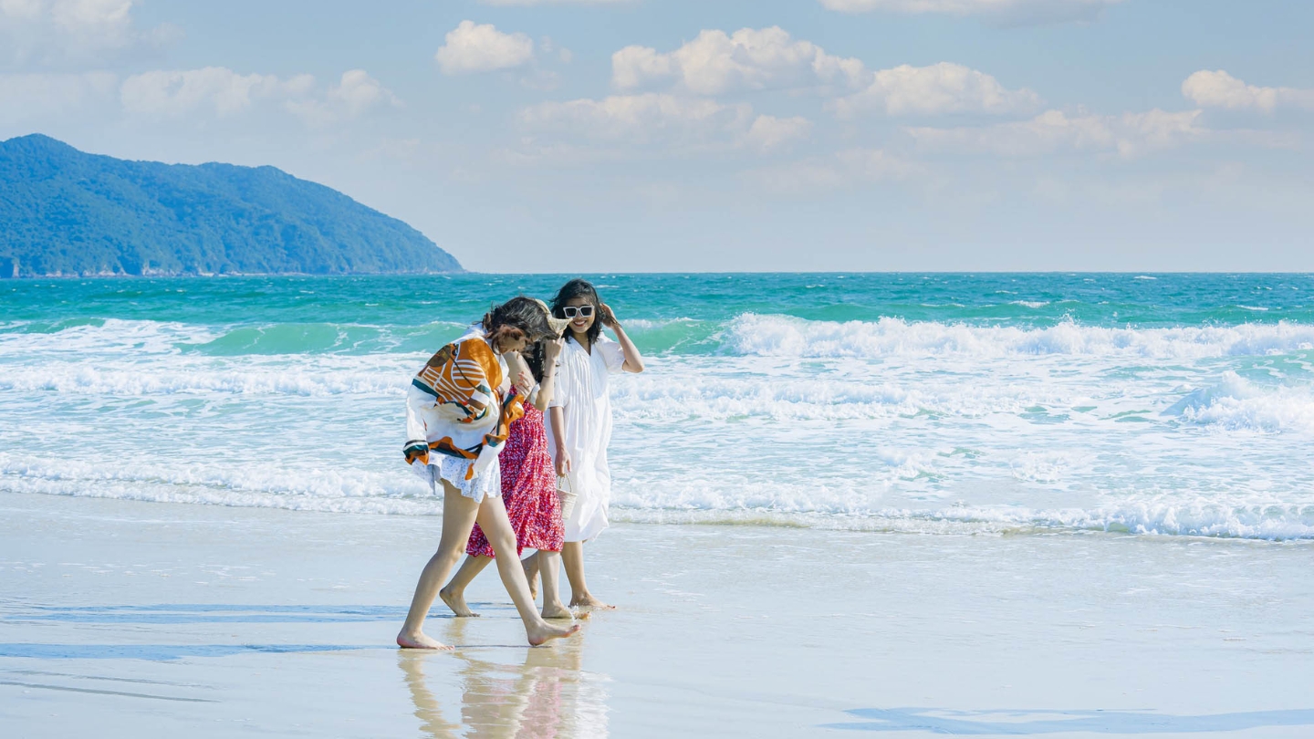 Momenti indimenticabili sulla spiaggia di Minh Chau