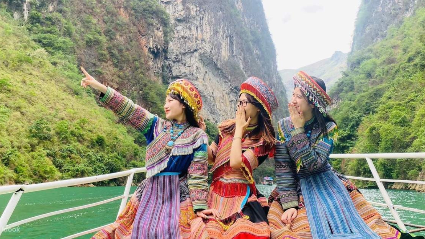 Scopri Ha Giang e i suoi paesaggi mozzafiato