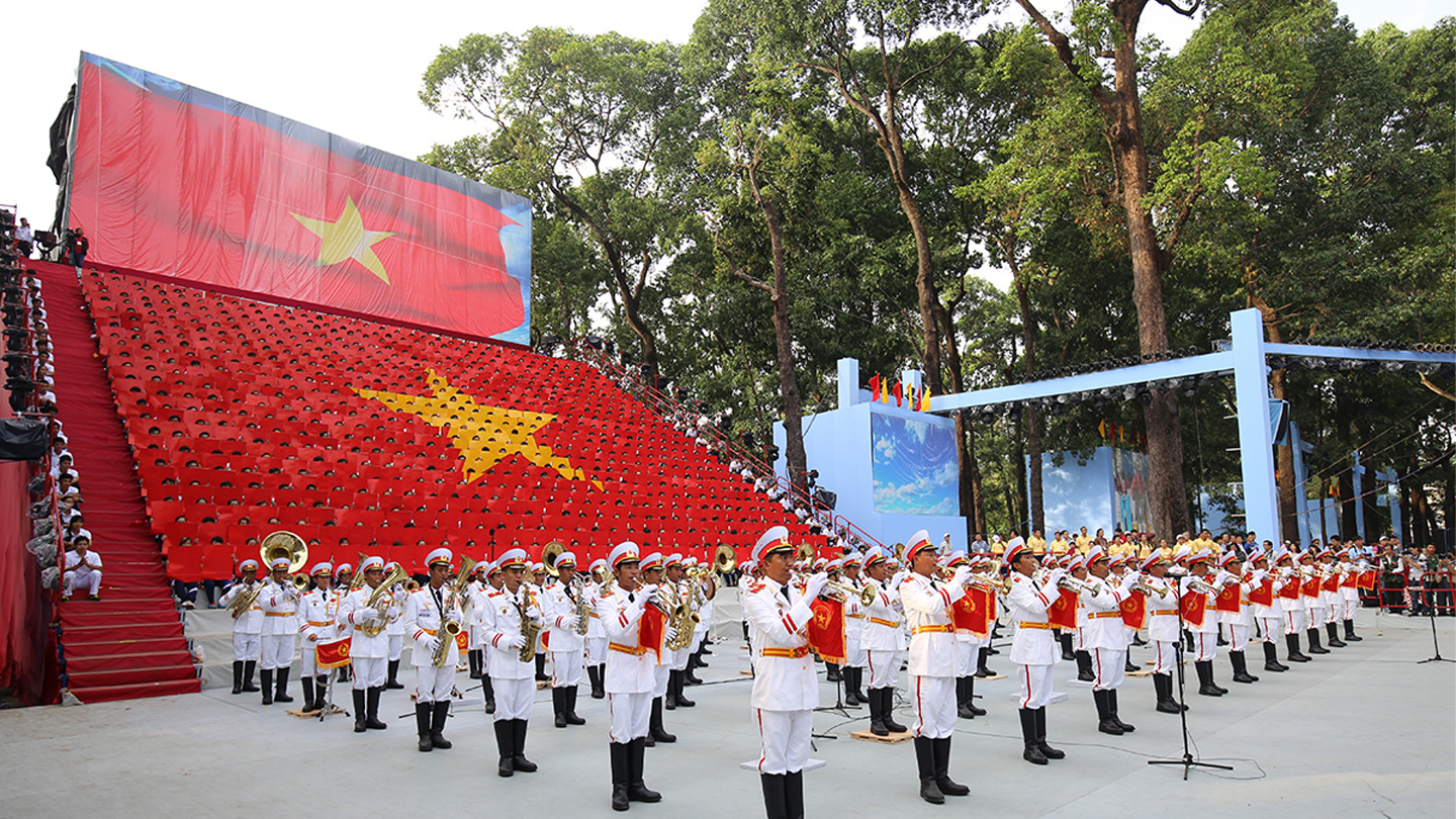 Giorno della Riunificazione del Vietnam (30 aprile)