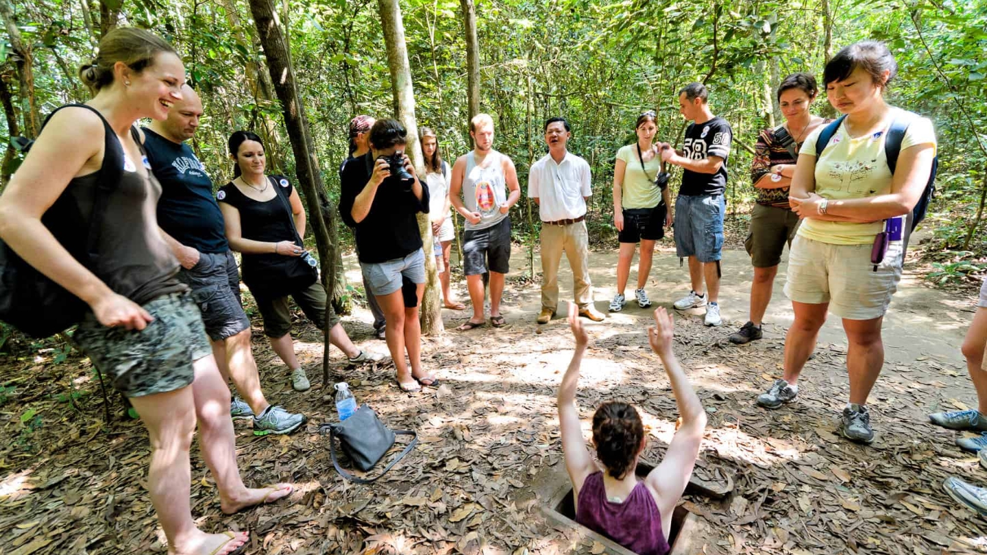 Alla scoperta dei Tunnel di Cu Chi durante 15 Vietnam e Cambogia