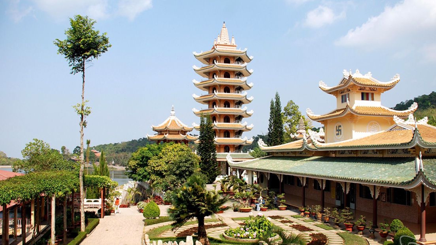 Il Tempio della Signora Xu, una delle visite più interessanti del tour Vietnam Cambogia