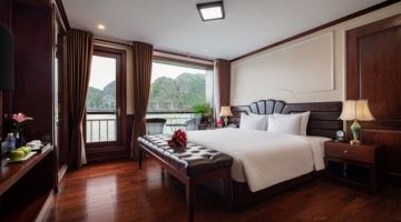 Junior/ Senior Triple Suite Sea View 