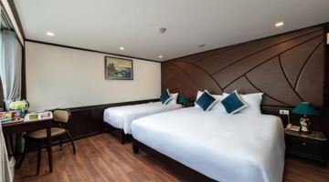Triple Deluxe Cabin 