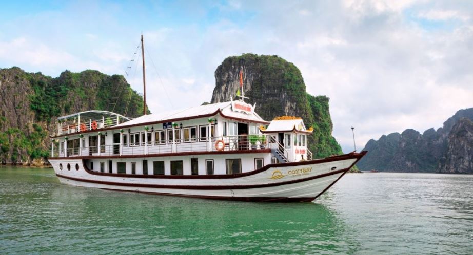 Crociera Cozy Bay nella baia di Halong