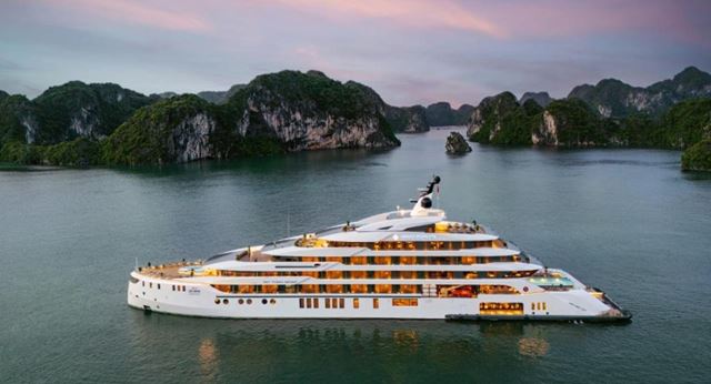 Viaggio avventuroso con la crociera Grand Pioneers Halong