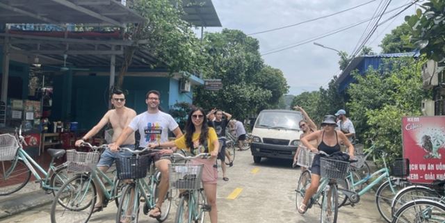 Fai unescursione nel villaggio di Viet Hai
